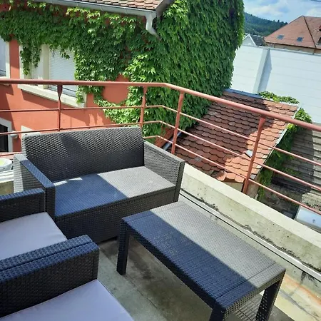 Du Val'soleil Apartment